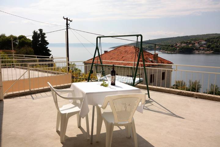 Apartament wakacyjny dla 6 osób, z balkon/ taras w Sumartin
