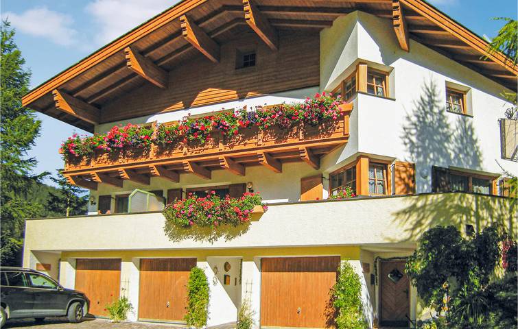 Ganze Ferienwohnung, Appartement mit Bergblick, Parkplatz und Terrasse in Stubaier Alpen, Obernberg am Brenner