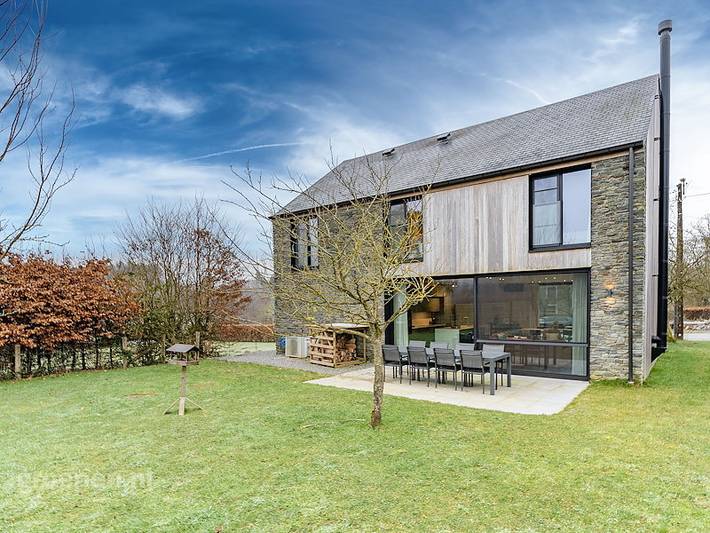 Location de vacances pour 8 personnes, avec terrasse et balcon/terrasse à Tenneville