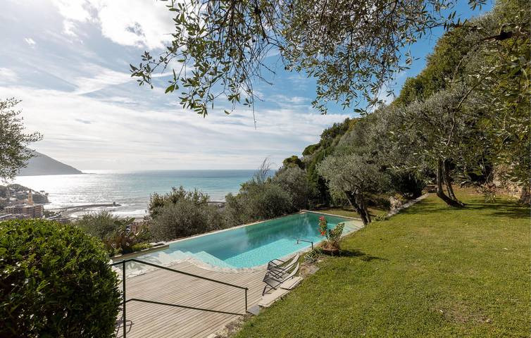 Appartamento di 150mq sulla spiaggia con piscina e parcheggio in Recco, Riviera di Levante