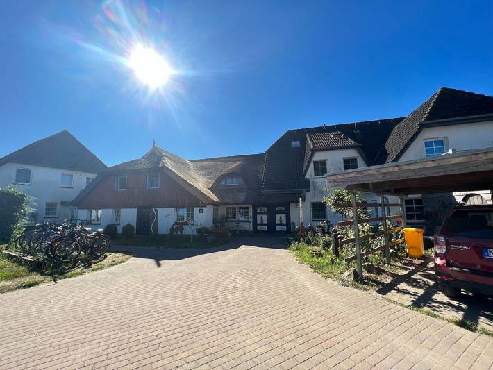 Ferienwohnung, mit Balkon und Garten sowie Seeblick