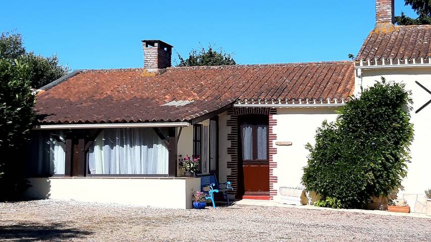 Gîte pour 4 personnes, avec piscine, adapté aux familles