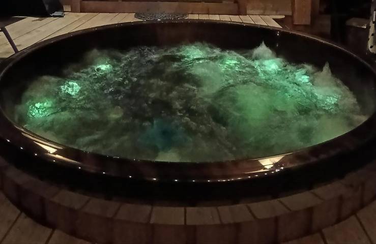 Location de vacances pour 7 personnes, avec sauna ainsi que jardin et jacuzzi à Septmoncel - 4