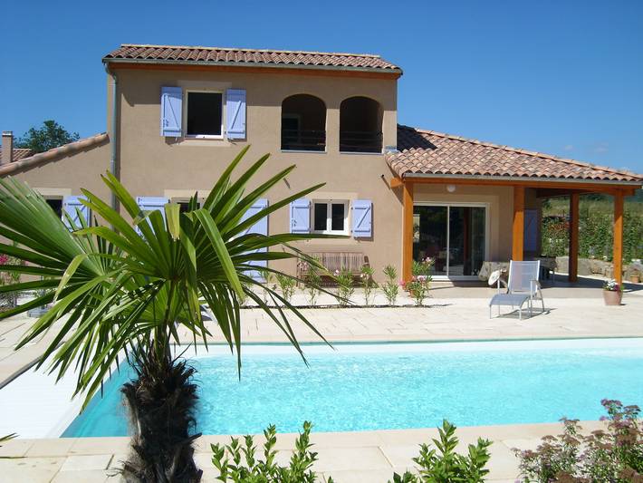 Gîte pour 6 personnes, avec piscine, adapté aux familles