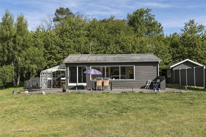 Ferieudlejning for 4 personer, med terrasse, husdyr tilladt i Hasle