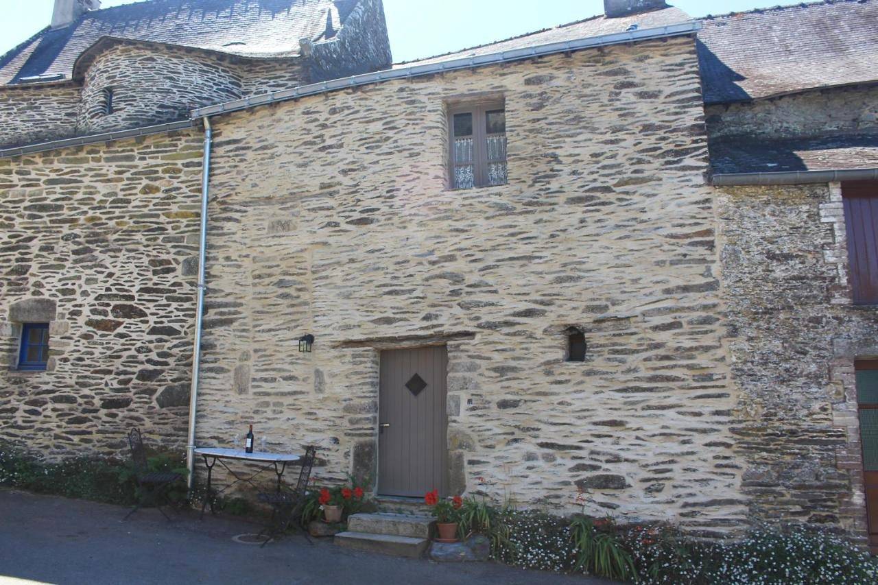Two-Bedroom House in Rochefort-en-Terre, Région de Vannes