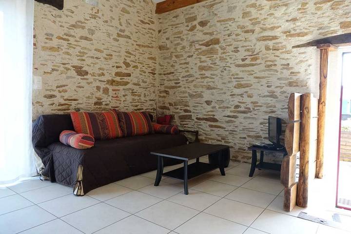 Gîte pour 4 personnes, avec terrasse ainsi que jardin et piscine, animaux acceptés à Arthon-en-Retz - 2