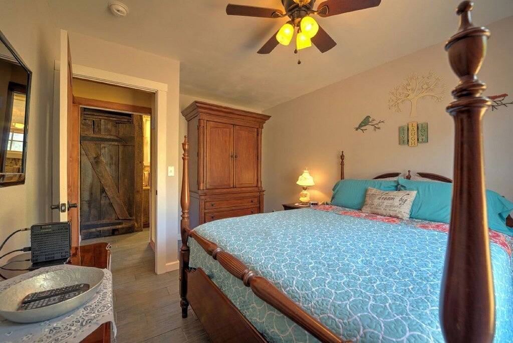 Neue Hütte auf Farm, Whirlpool, Aussicht, Kühe und Esel! in Madison County (NC)