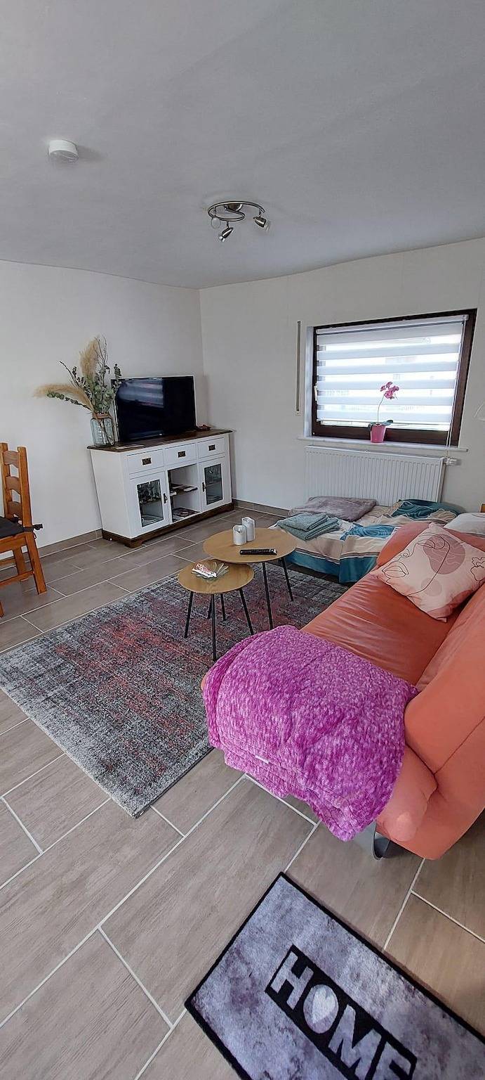 Ganze Ferienwohnung, 2 Bett Appartement/Fewo, Bad, Wc, 1 Schlafraum in Westerburg & Umgebung