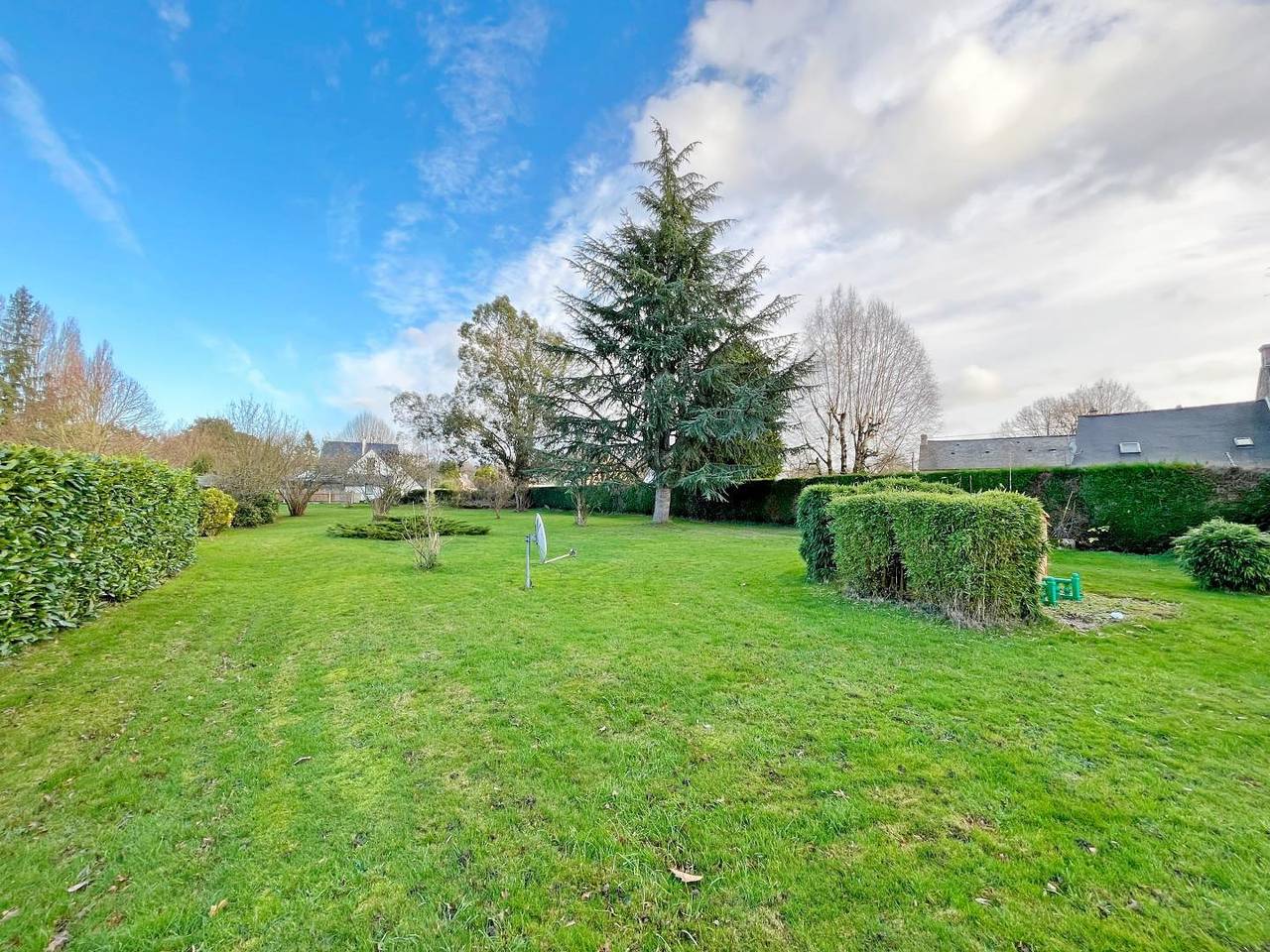 La maison aux volets bleus in Montertelot, Región de Vannes