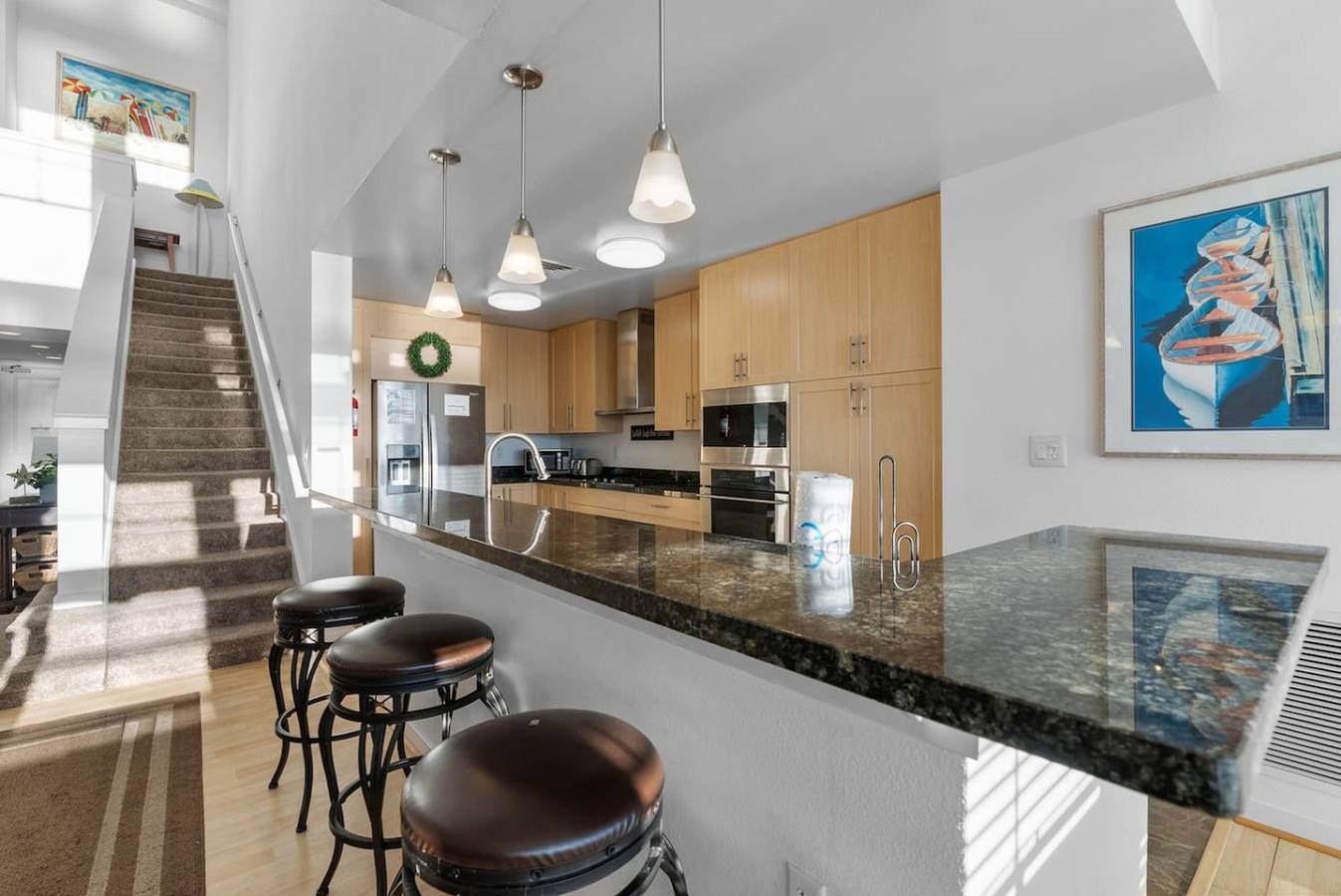 Entire apartment, New! Oceanfront Penthouse/ 2 Decks/ Pool/Beach/Gym in Virginia Beach