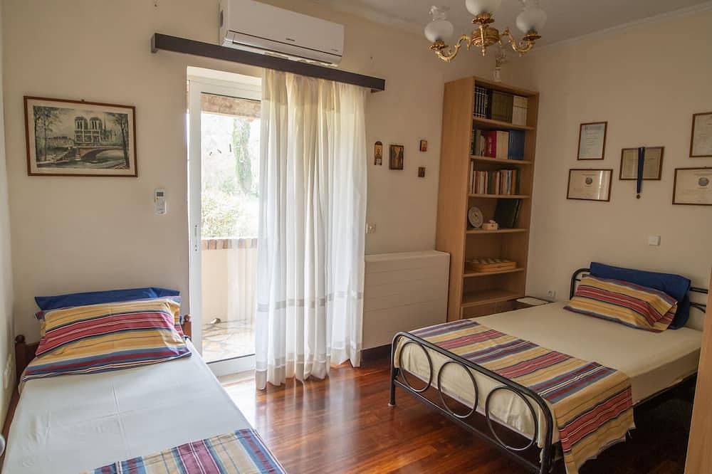 A peaceful place to stay with beautiful garden in Poulades, Korfu