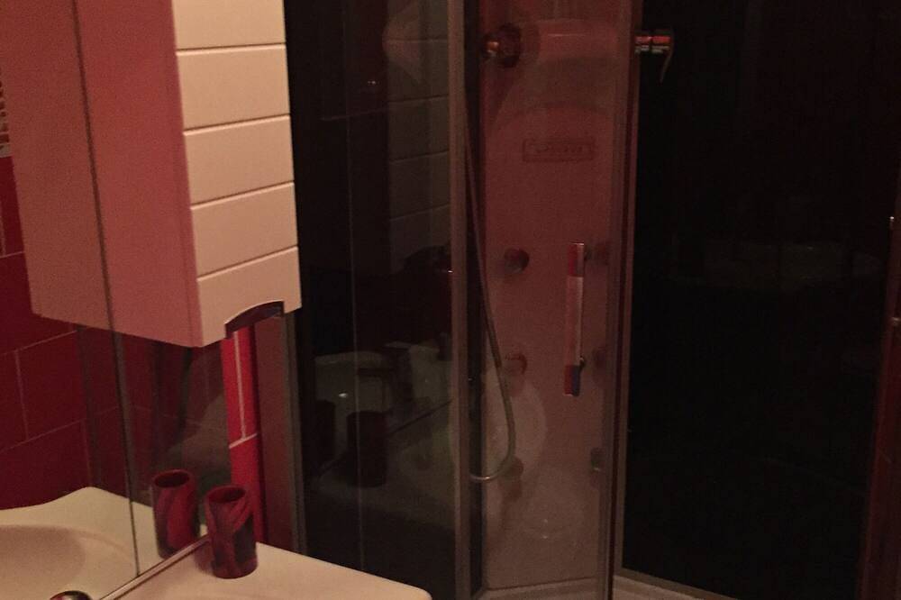 Ganze Wohnung, 1-Zimmer-Ferienwohnung mit Terrasse und Meerblick Metajna (Pag in Metajna, Pag