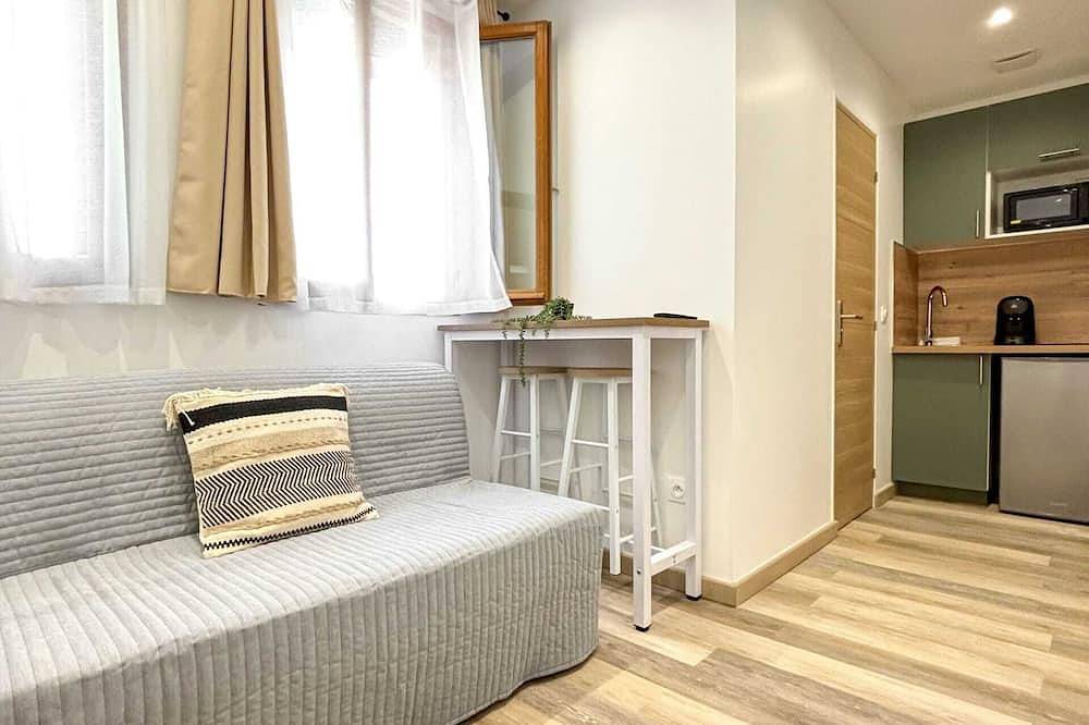 Entire apartment, Hoche A 23 - One Bedroom Apartment, Sleeps 4 in Le Pré-Saint-Gervais, Seine-Saint-Denis