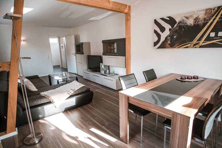 Hel lejlighed, Apartment 'Wohlfühlmomente im Nordschwarzwald' with Garden & Wi-Fi in Durrweiler, Pfalzgrafenweiler