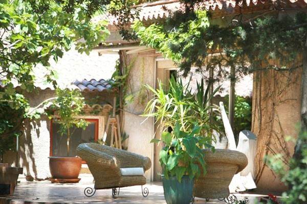 Location de vacances pour 3 personnes, avec terrasse et jardin à Lattes