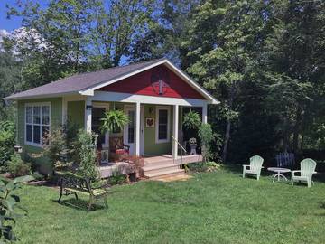 Cottage for 2 Guests in Black Mountain, Blue Ridge Mountains, Picture 2