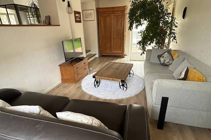 Location de vacances pour 8 personnes, avec terrasse et jardin, animaux acceptés à Lèves - 4