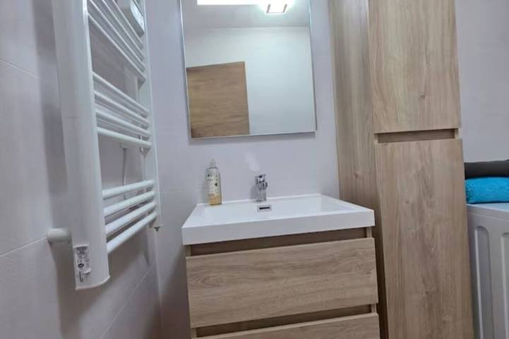 Ganze Wohnung, Neue Wohnung mit Parkplatz und Terrasse nahe Bahnhof in Valence, Valence und Umgebung