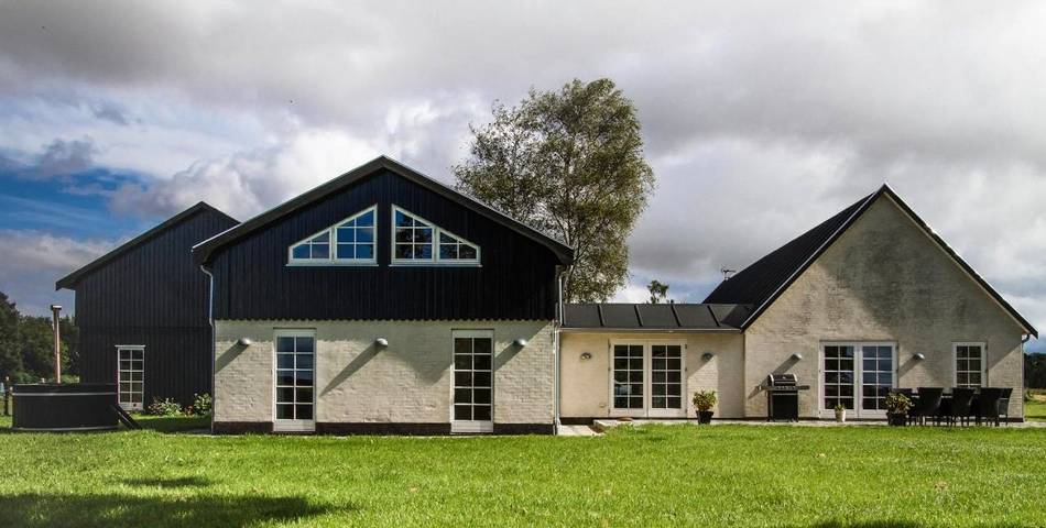 Ferienhaus fĂŒr 10 Personen, mit Sauna und Garten sowie Ausblick und Seeblick