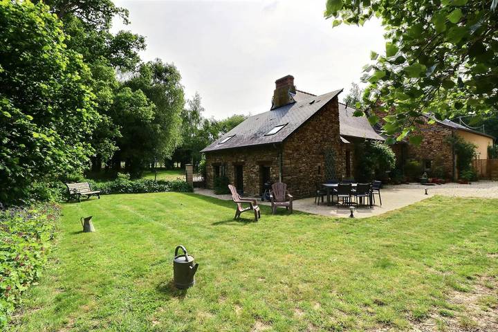 Gîte pour 5 personnes, avec Terrasse ainsi que Jardin et Vue