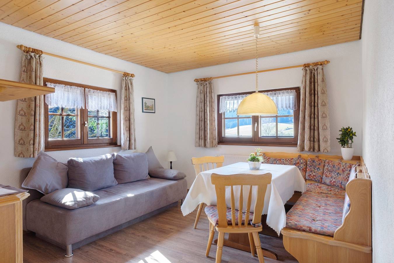 Entire apartment, Apartment Talblick – Cozy Ground Floor Retreat with Playground in Langenordnach (Titisee-Neustadt), Titisee-Neustadt