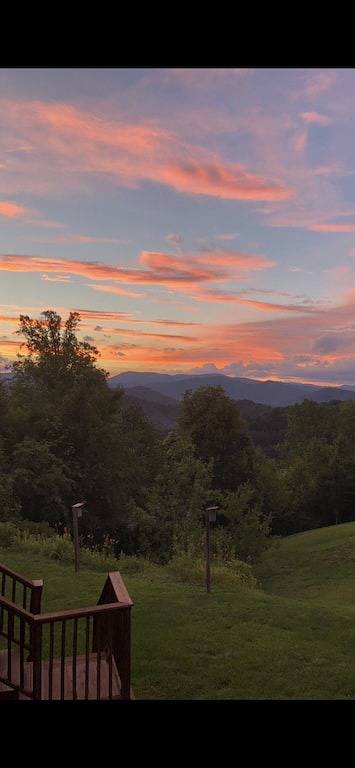 Cherokee Smoky Mountain Sky View 180 *
Harrahs Casino 4 Miles North! in Jackson County