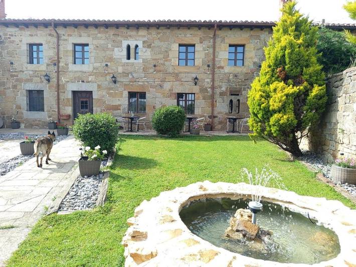 Hotel para 3 personas, con terraza además de jardín y vistas en Montaña Palentina