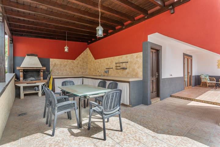 Casa vacacional 'Justo El Desierto' con vistas al mar, terraza compartida y Wi-Fi in Granadilla de Abona, Tenerife Sur