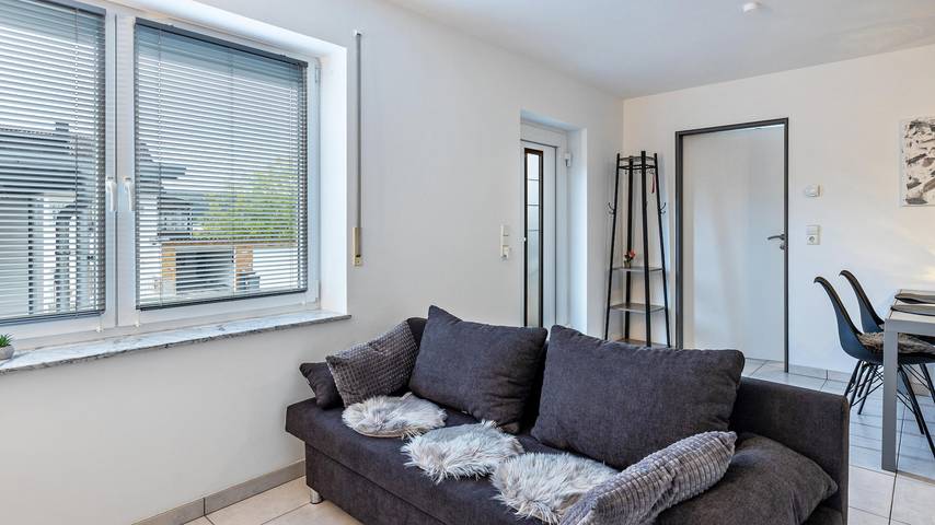 Geheel appartement, Appartement 'Ferienwohnung Am Donauradweg' met privé terras en Wi-Fi in Tuttlingen, Schwäbische Alb Radweg Region