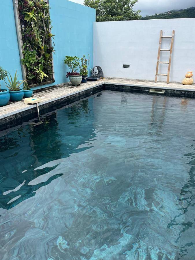 Villa pour 6 personnes, avec jacuzzi ainsi que piscine et balcon