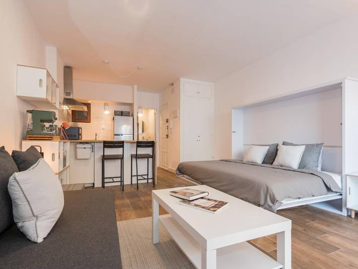 Apartamento vacacional entero, Sitges Spaces Deluxe Center Studio - Moderno y céntrico! in Sitges, Garraf
