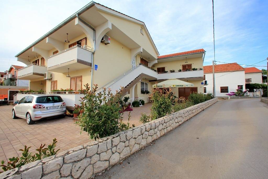 Entire apartment, Two bedroom apartment with balcony Sukošan, Zadar A-16641-a in Sukosan, Zadar