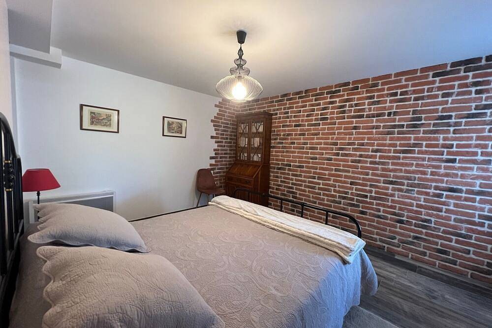 Entire apartment, Charming 2Br with pool and parking in Basque house in Ciboure, Bayonne region