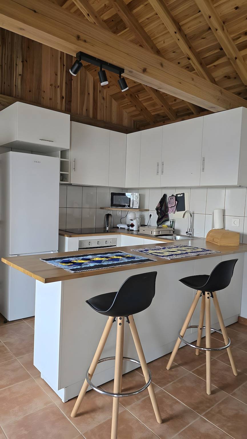 Maison de Vacances 'Baía Do Porto Das Lajes' avec Vue sur la Mer, Terrasse Privée et Wi-Fi in Lajes das Flores, Flores (Açores)