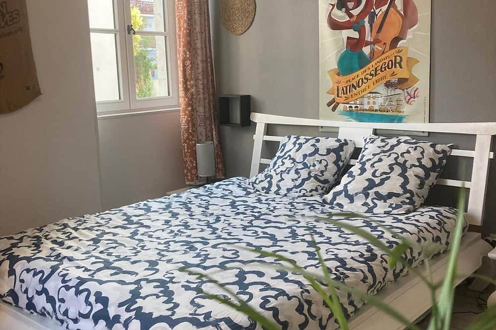 Entire apartment, Cozy little nest for 2, with a view on the Adour in Bayonne, Bayonne region