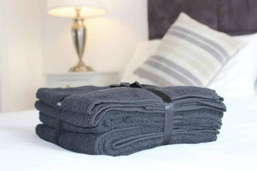 Entire apartment, Central 2-bedroom flat with private parking in Aberdeen in Aberdeen, Aberdeenshire