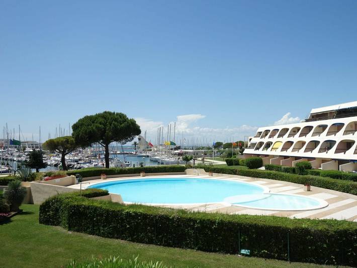 Gîte pour 2 personnes, avec piscine et balcon au Le Grau-du-Roi