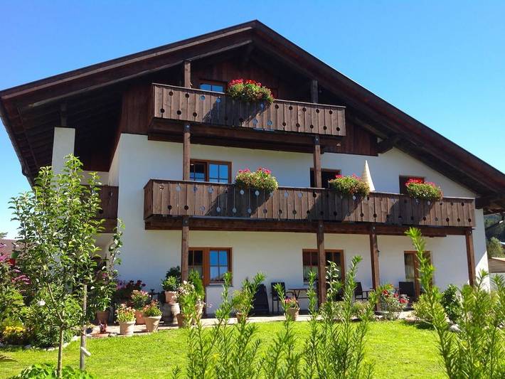 Filter.senior_travel.vacation_home für 5 Personen in Krün