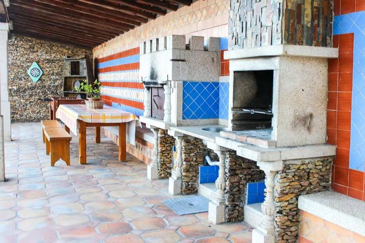 Location de vacances pour 9 personnes, avec jardin ainsi que piscine et vue, animaux acceptés dans Arco de Baúlhe - 4