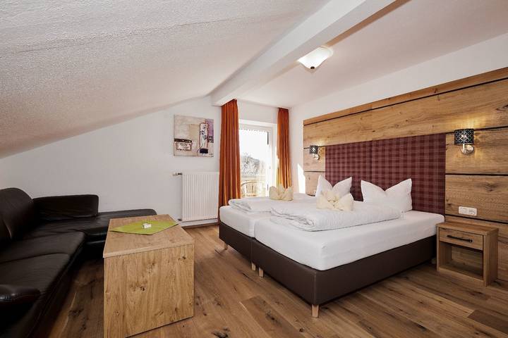 Ferienwohnung für 6 Personen, mit Whirlpool und Sauna sowie Balkon in Ainring - 2