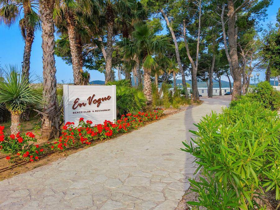 Camping Solaris Amadria Park Šibenik  - Mobile home 6 persons - Mobile-home | Comfort | 2 Bedrooms | 4/6 Pers. | Raised terrace | 2 bathrooms | Air-con. in Sibenik, Šibenik-Knin