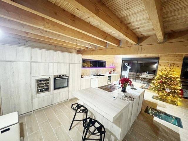 Gîte pour 12 personnes, avec vue ainsi que piscine et balcon, adapté aux familles dans Fontpédrouse - 3