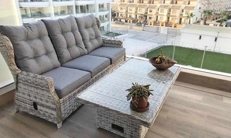 Geheel appartement, Appartement 'Penthouse Neuf Orihuela' met Uitzicht op Zee, Wi-Fi en Airconditioning in Orihuela, Costa Blanca