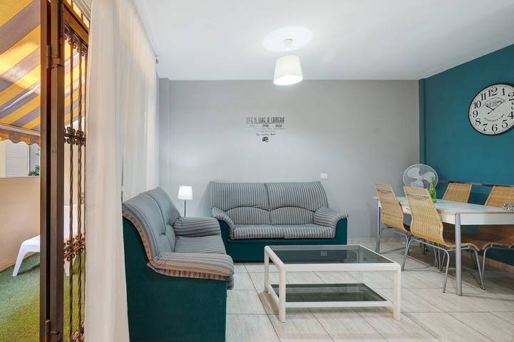 Vacation Home "Vivienda Vacacional Atlántida" with 2 Shared Pools, 2 Private Terraces & Wi-Fi in Las Caletillas, Candelaria