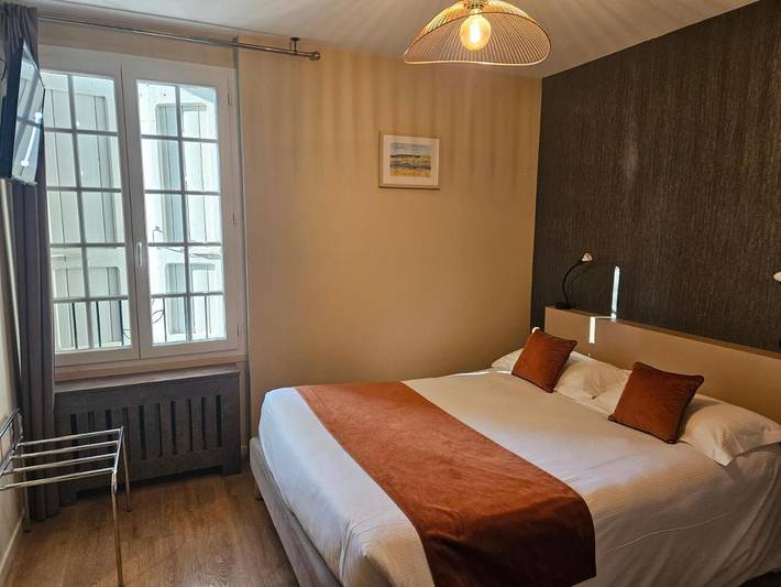 Hôtel pour 2 personnes, avec piscine et terrasse à Bozouls - 2