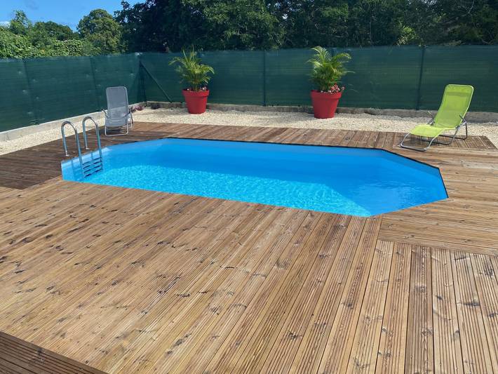 Gîte pour 5 personnes, avec jardin ainsi que piscine et terrasse
