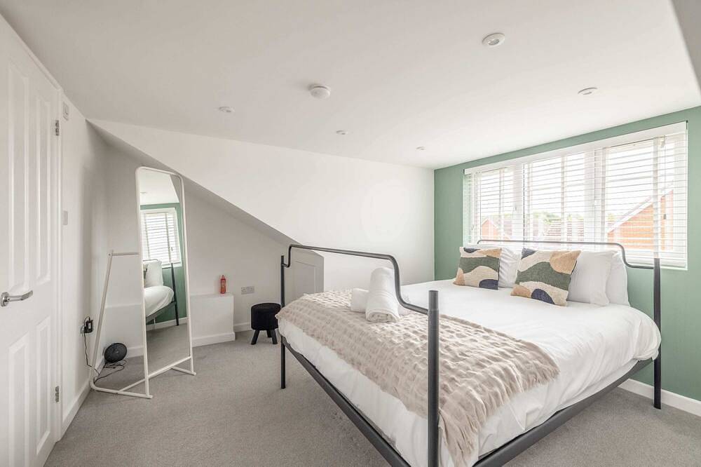 Spacious 3-Bedroom Home in Berkshire in Slough, Berkshire