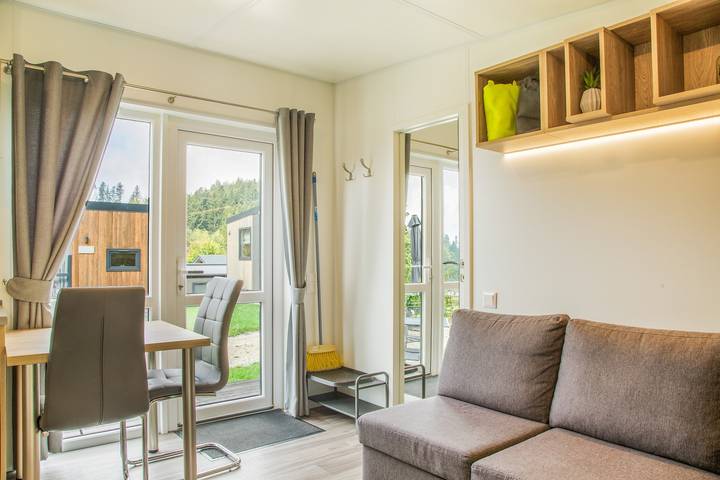 Appartement de vacances entier, Tiny Home « Laura » avec vue sur la montagne, Wi-Fi et climatisation in Untergriesbach, Passauer Land