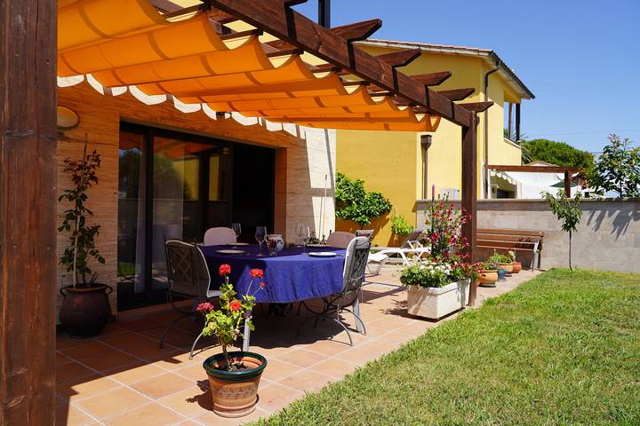 Gemütliches Ferienhaus in Strandnähe in Sant Pere Pescador, Oberampurien